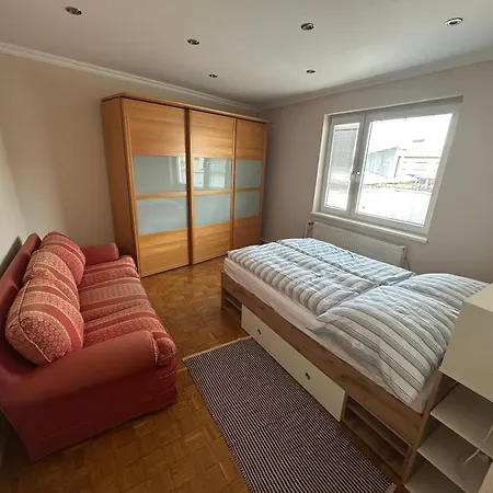 Grosse 4 Apartamento Schwechat